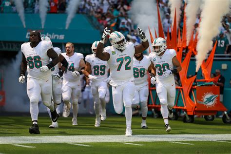 miami dolphins starting offensive line.